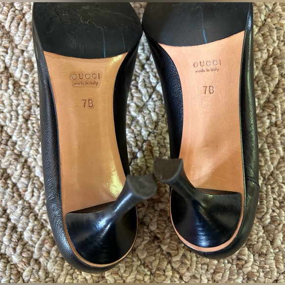 Gucci Pointed Toe Pumps/Kitten Heels, Leather; Gucci 115157 Pump, Black, Size 7 - Picture 6 of 14
